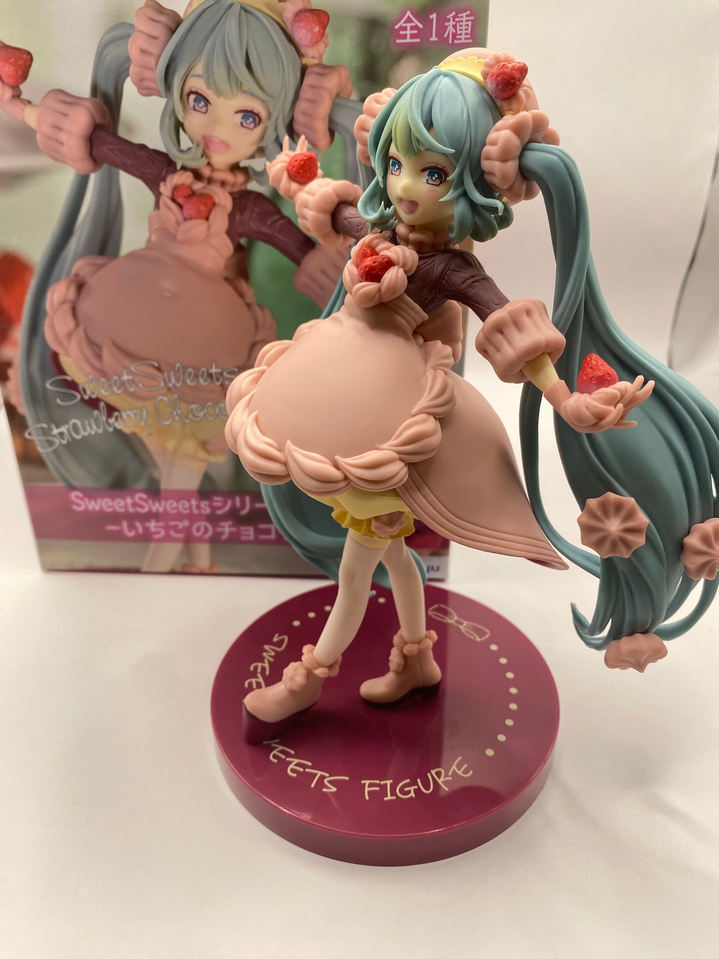 Hatsune Miku Figure Sweet Sweets  Strawberry Chocolate Short Ceriko FuRyu Japan